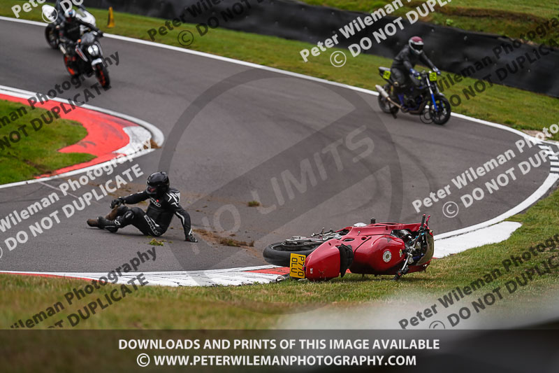 cadwell no limits trackday;cadwell park;cadwell park photographs;cadwell trackday photographs;enduro digital images;event digital images;eventdigitalimages;no limits trackdays;peter wileman photography;racing digital images;trackday digital images;trackday photos
